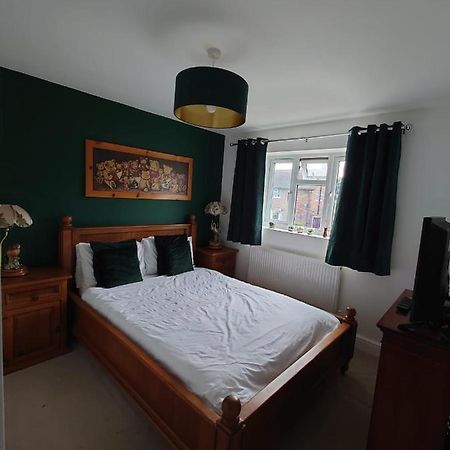 Lovely Rooms In A Quiet Place Of ווקינג מראה חיצוני תמונה