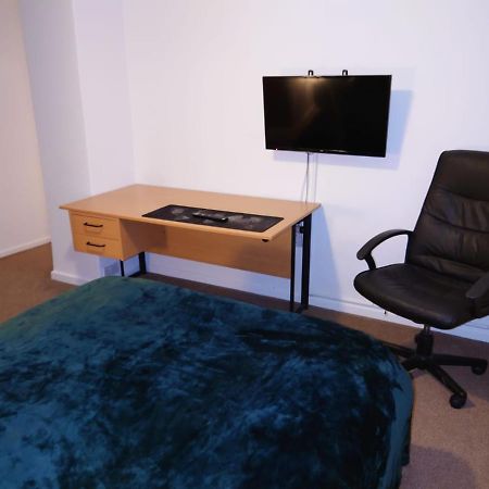Lovely Rooms In A Quiet Place Of ווקינג מראה חיצוני תמונה