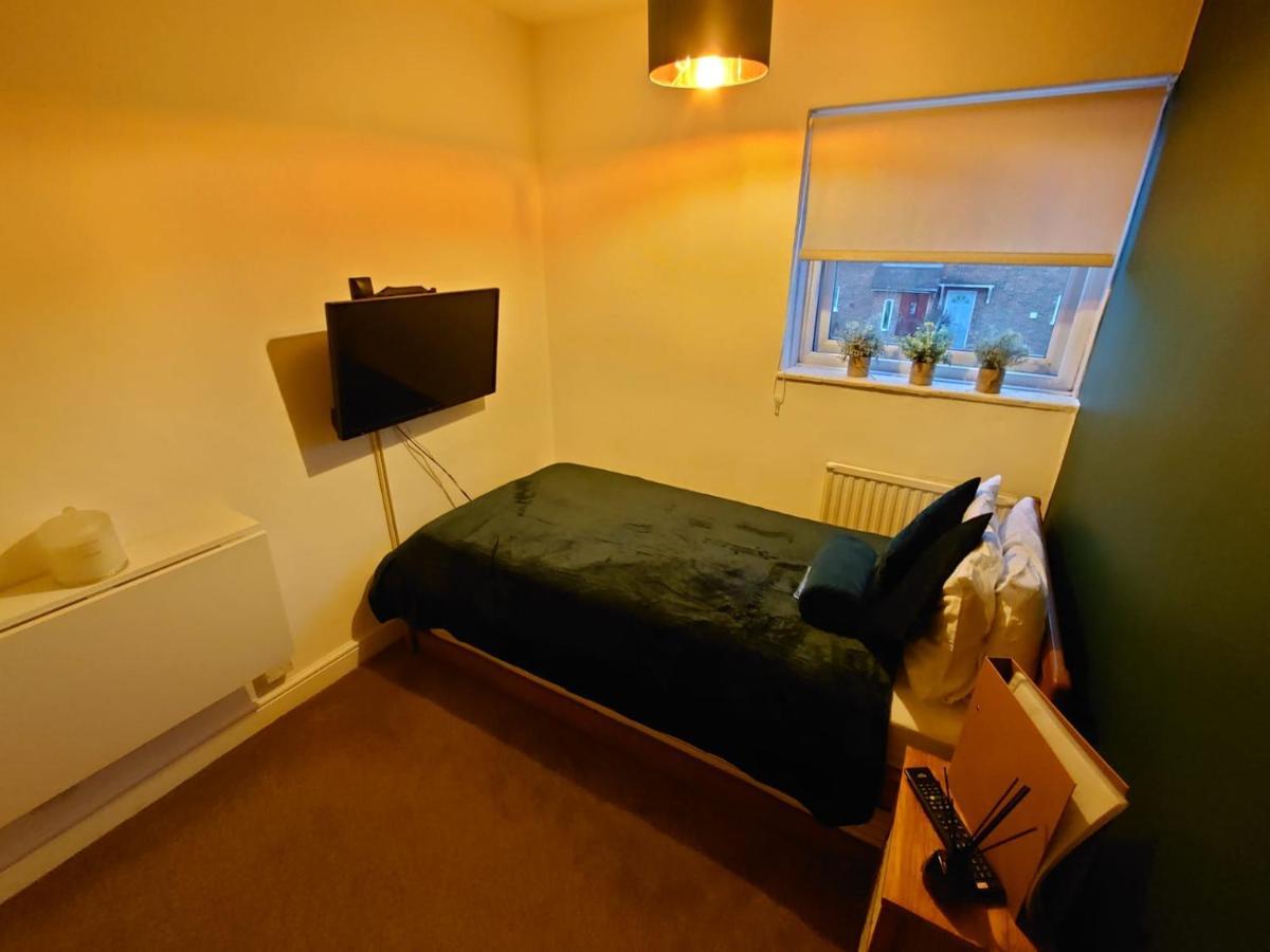 Lovely Rooms In A Quiet Place Of ווקינג מראה חיצוני תמונה